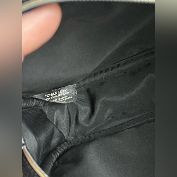 Chanel limited edition pouch - Picture 8 of 11